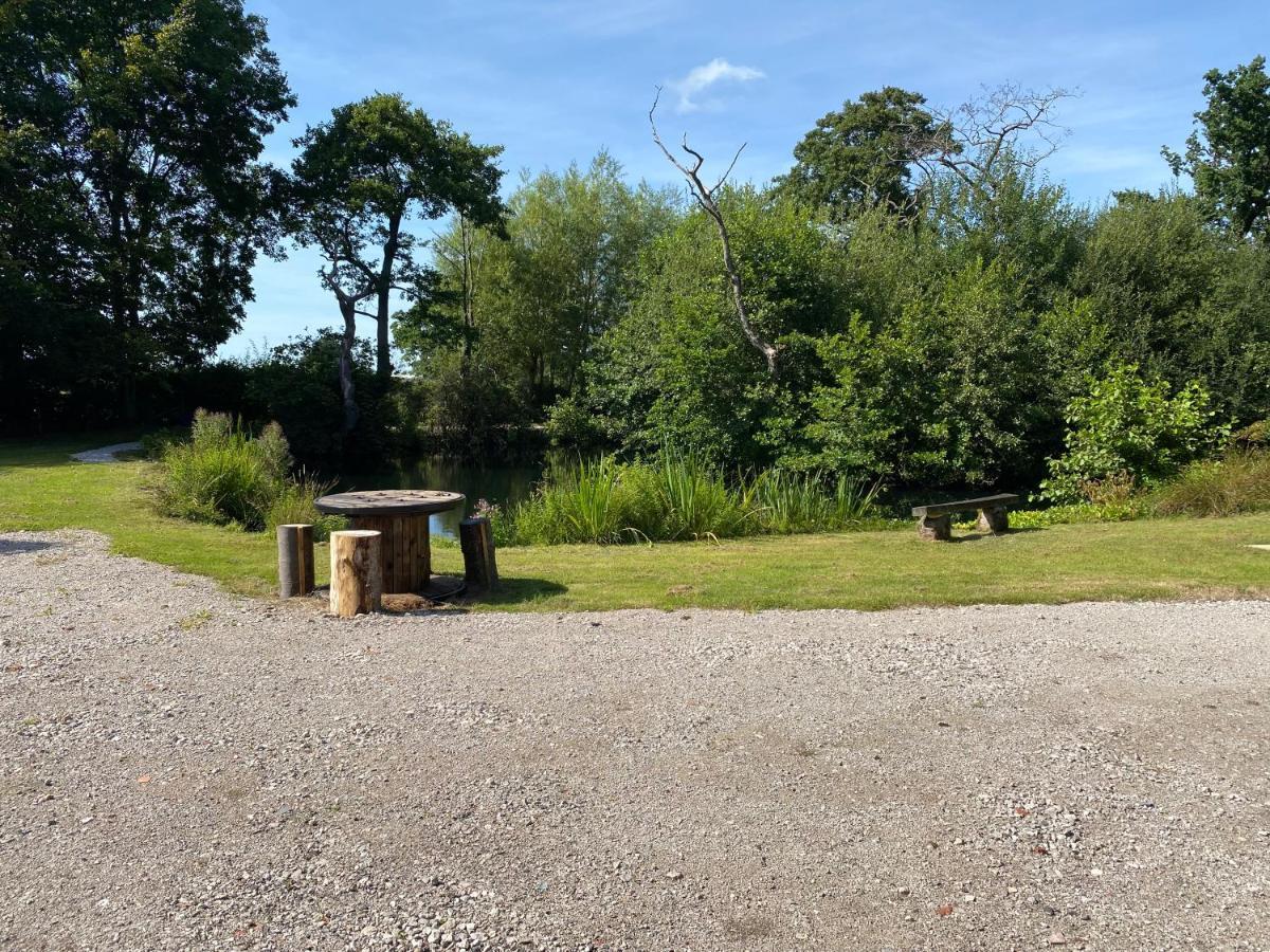 Kingfisher Cabin - Wild Escapes Wrenbury Off Grid Glamping - Ages 12 And Over Baddiley Eksteriør billede