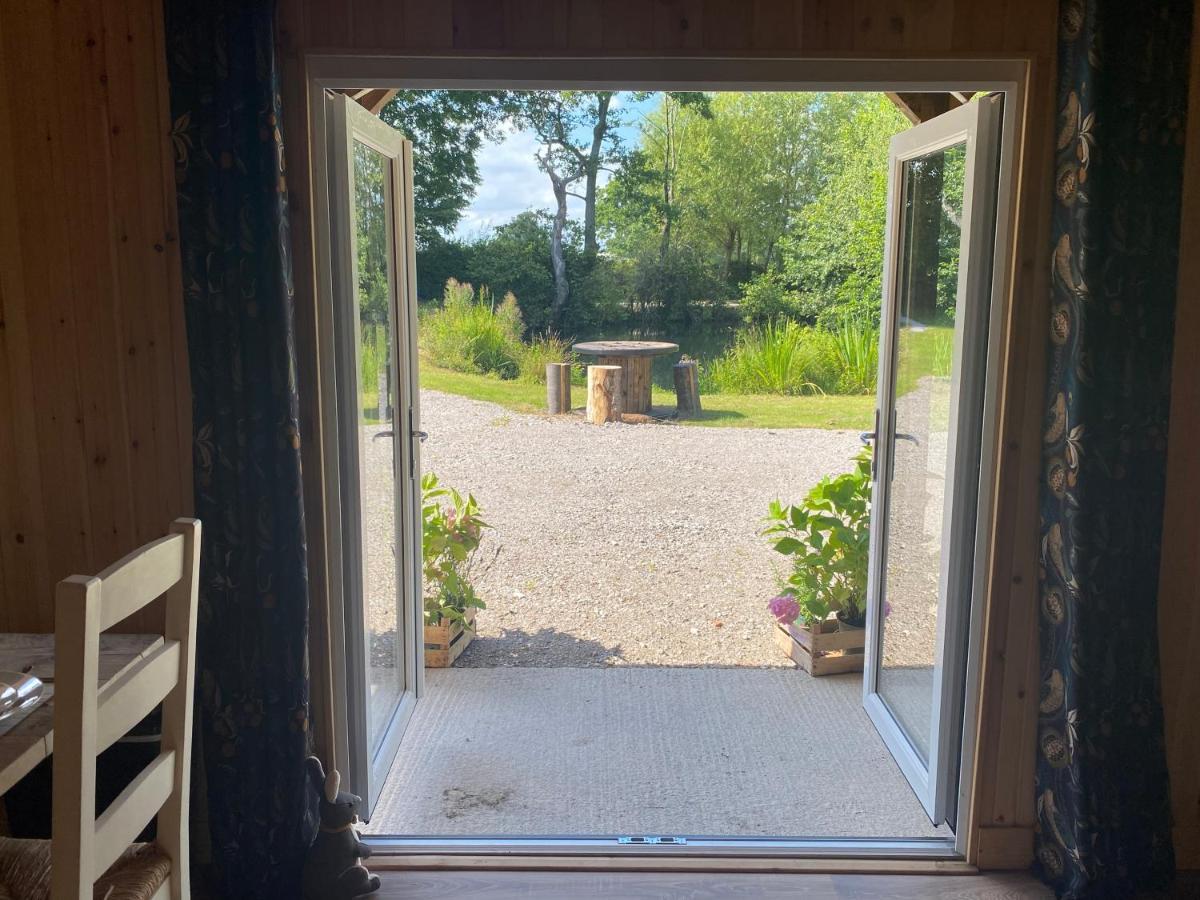 Kingfisher Cabin - Wild Escapes Wrenbury Off Grid Glamping - Ages 12 And Over Baddiley Eksteriør billede