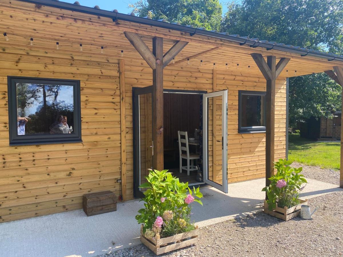 Kingfisher Cabin - Wild Escapes Wrenbury Off Grid Glamping - Ages 12 And Over Baddiley Eksteriør billede