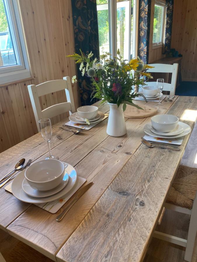 Kingfisher Cabin - Wild Escapes Wrenbury Off Grid Glamping - Ages 12 And Over Baddiley Eksteriør billede