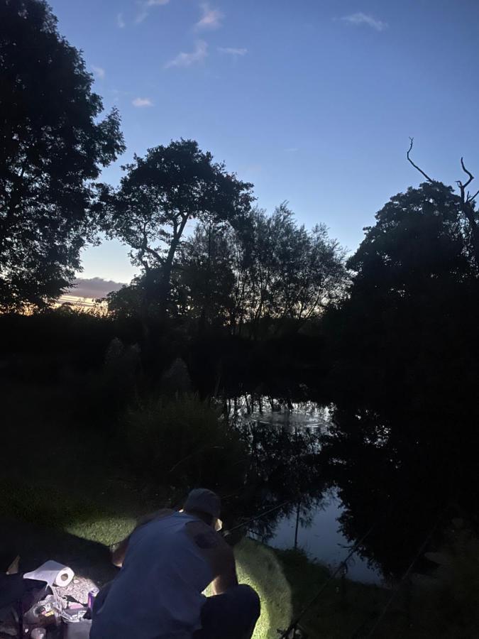 Kingfisher Cabin - Wild Escapes Wrenbury Off Grid Glamping - Ages 12 And Over Baddiley Eksteriør billede