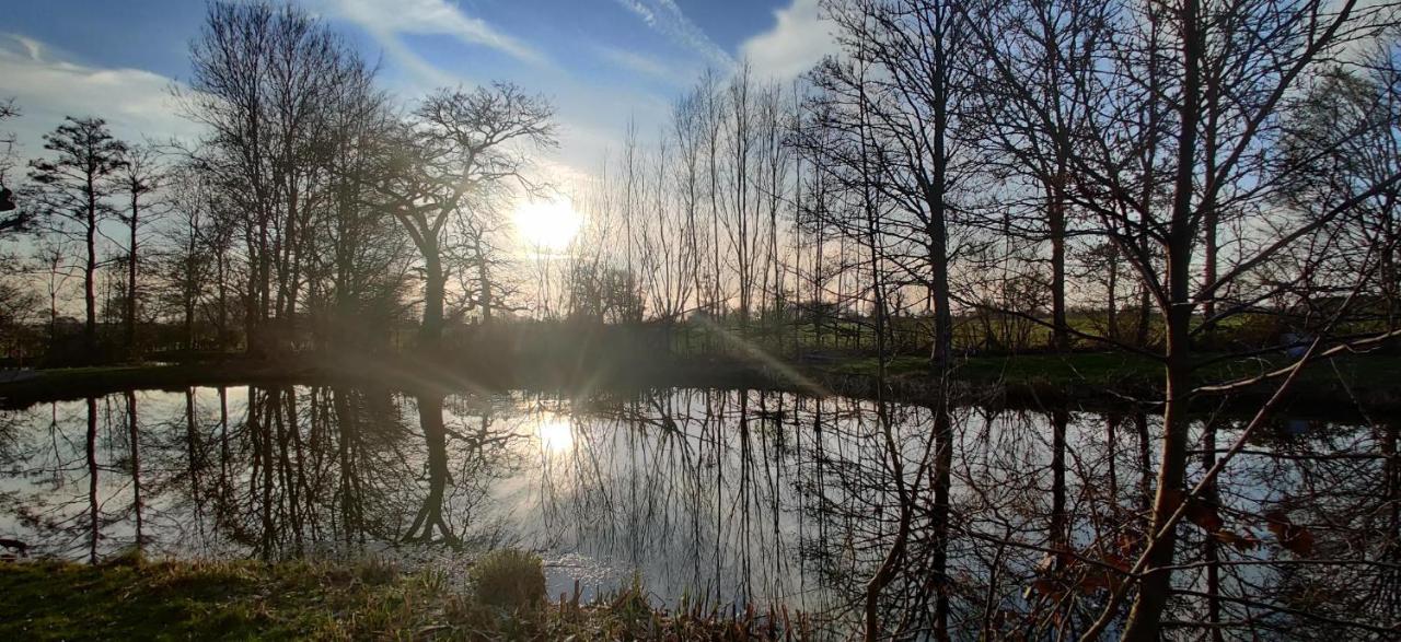 Kingfisher Cabin - Wild Escapes Wrenbury Off Grid Glamping - Ages 12 And Over Baddiley Eksteriør billede